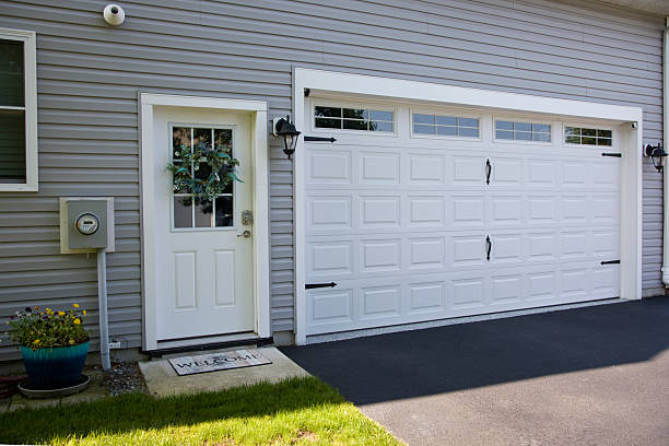 24/7 Emergency Garage Door Roller Replacement experts in Forest, VA